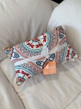 Indoor/Outdoor Multicolor Medallion Decorative Lumbar Pillows